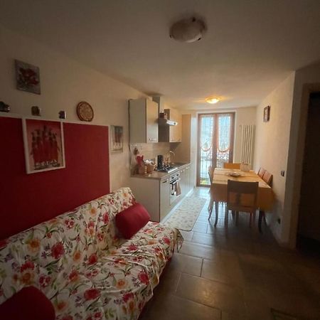 La Casa Di Pucci Nel Borgo Affrescato Di Parlasco Cortenova Extérieur photo