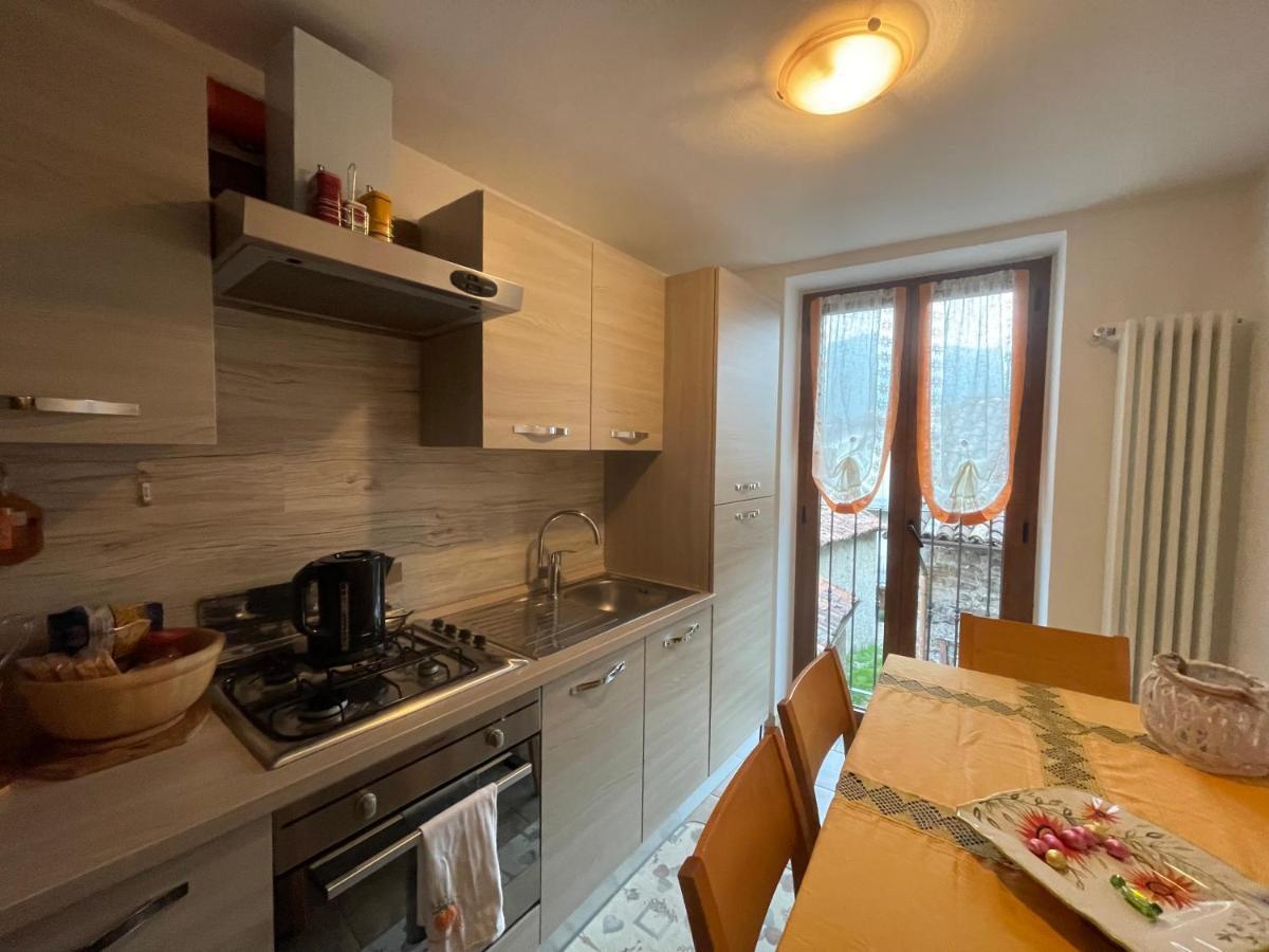 La Casa Di Pucci Nel Borgo Affrescato Di Parlasco Cortenova Extérieur photo