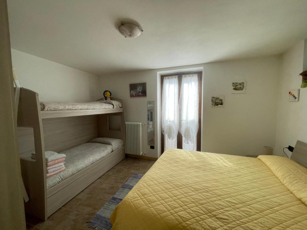 La Casa Di Pucci Nel Borgo Affrescato Di Parlasco Cortenova Extérieur photo
